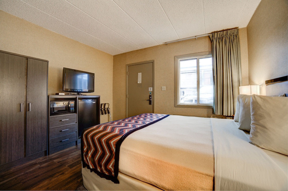 Carlton Inn Midway 12/44