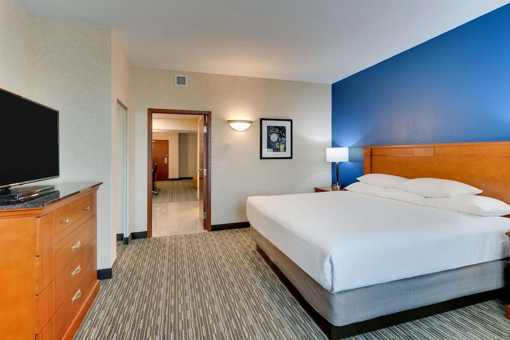Drury Inn and Suites Sikeston 4/50