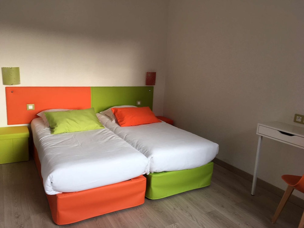 Brit Hotel Salon De Provence 8/30