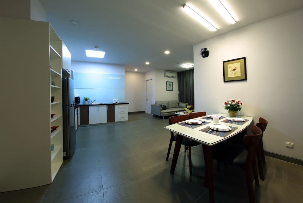 Glenwood Suites 40/49