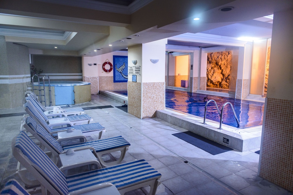 KIRCI HOTEL 33/48