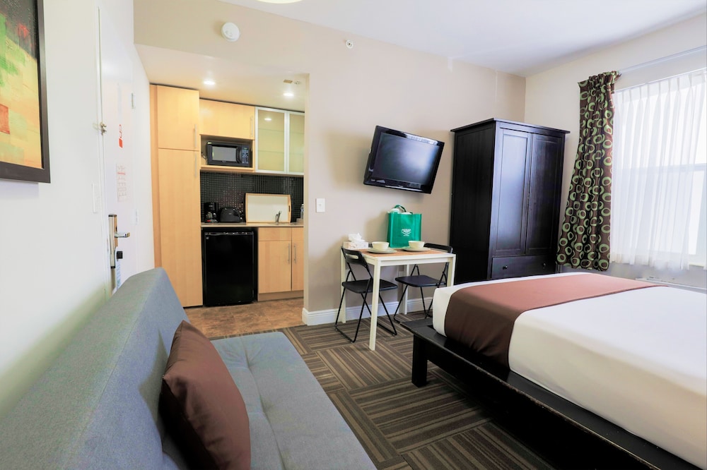 Ocean Reef Suites 18/62