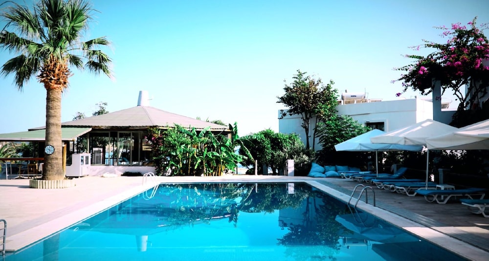 Gumbet Cove Hotel 49/50