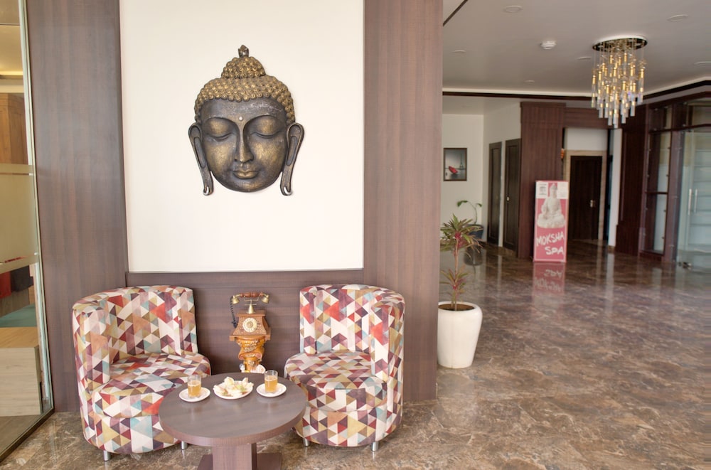 Hotel The Royal Krishna 8/47