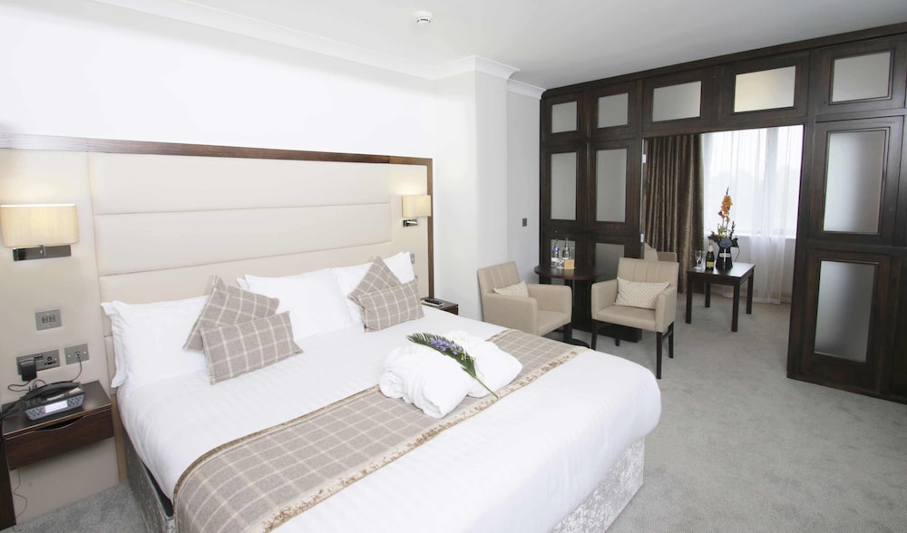 Tribe, Suite, King Bed