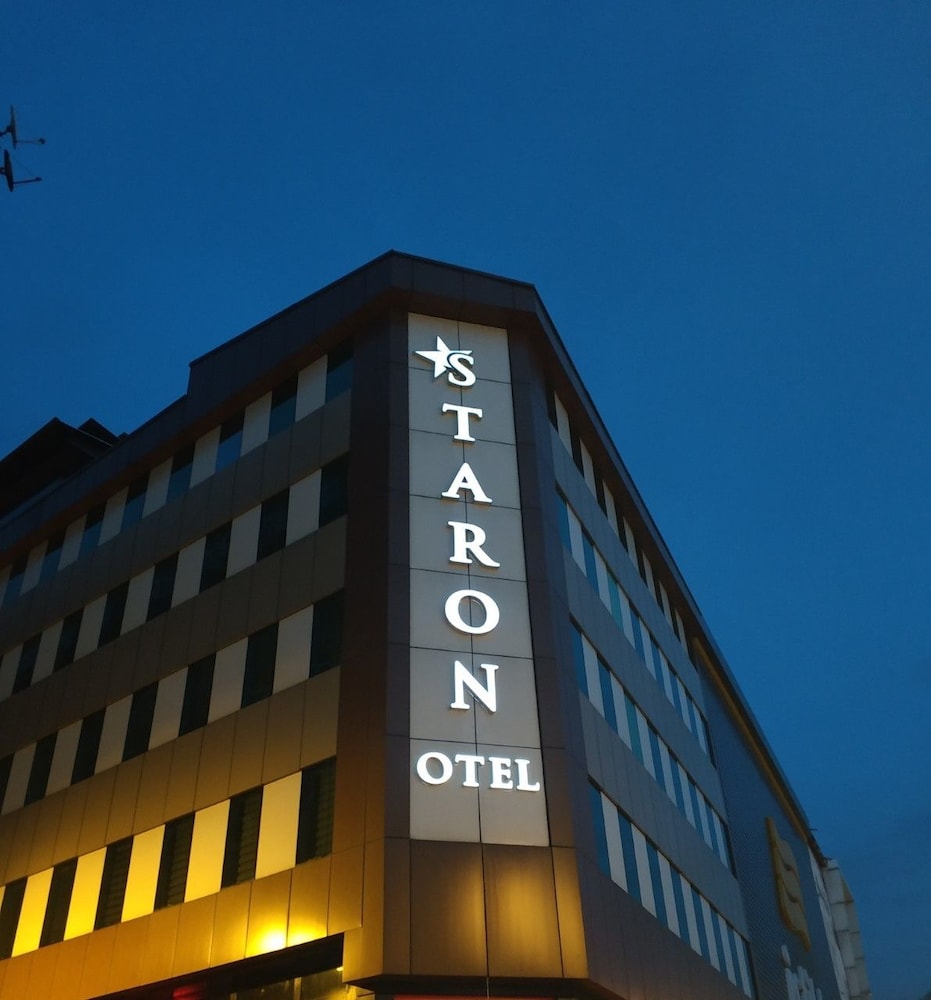 Staron Otel 3/34
