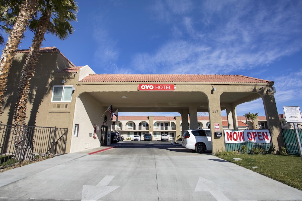 Hotel Palmdale Antelope Valley in PALMDALE - CA