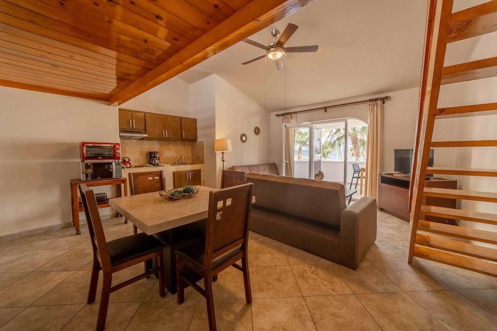 Club Del Moro Hotel Suites 48/72