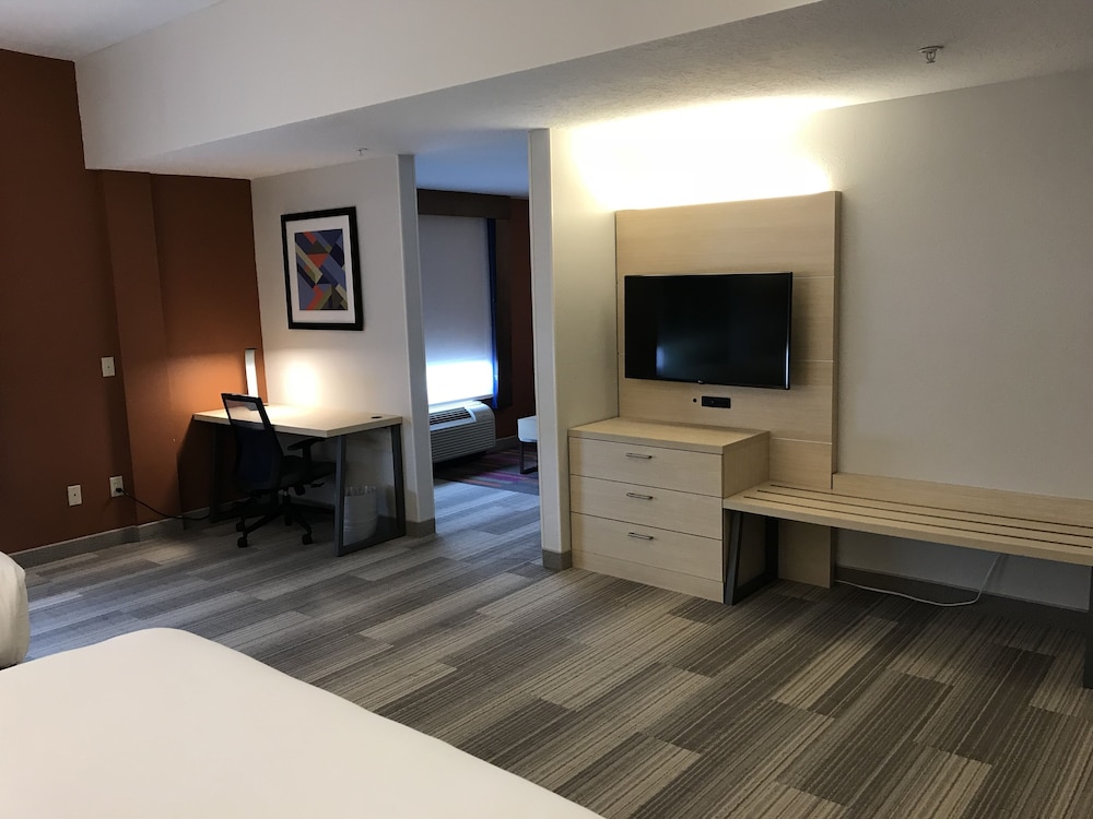 Holiday Inn Express Orlando South Davenport 8/70
