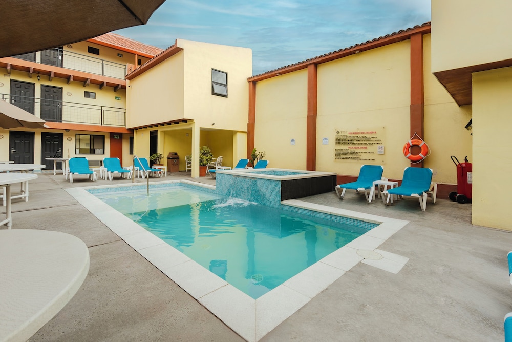 Hotel La Pinta 42/61