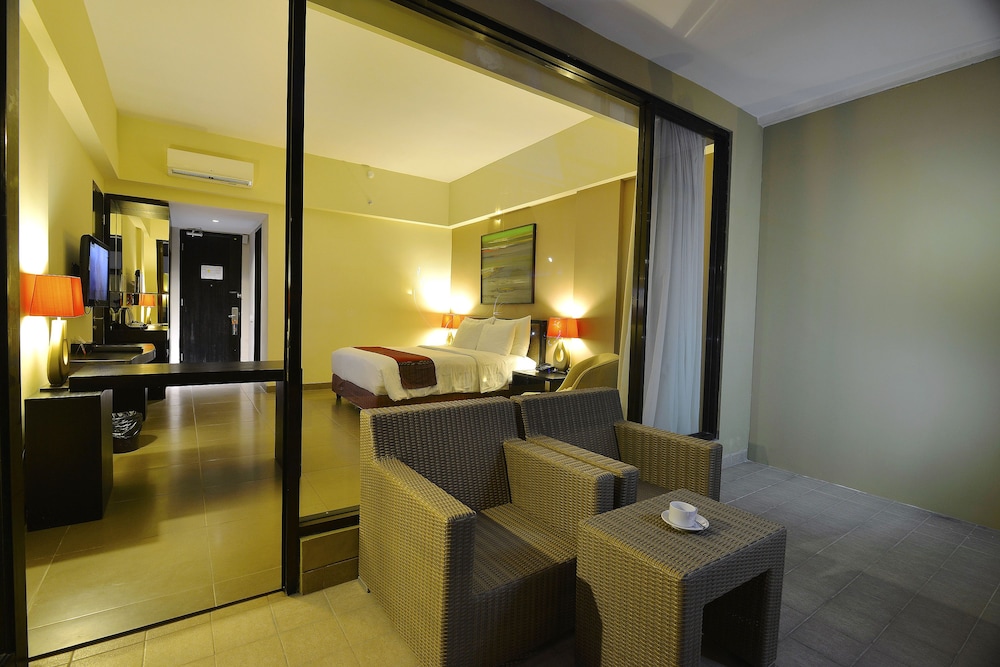 100 Sunset Hotel Kuta 42/66