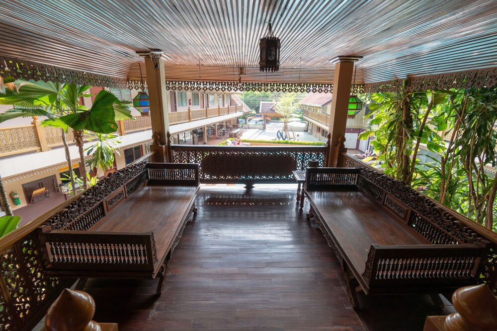 Collection O Khu Mueang near Tha Phae Gate formerly Lai Thai Guesthouse 33/64