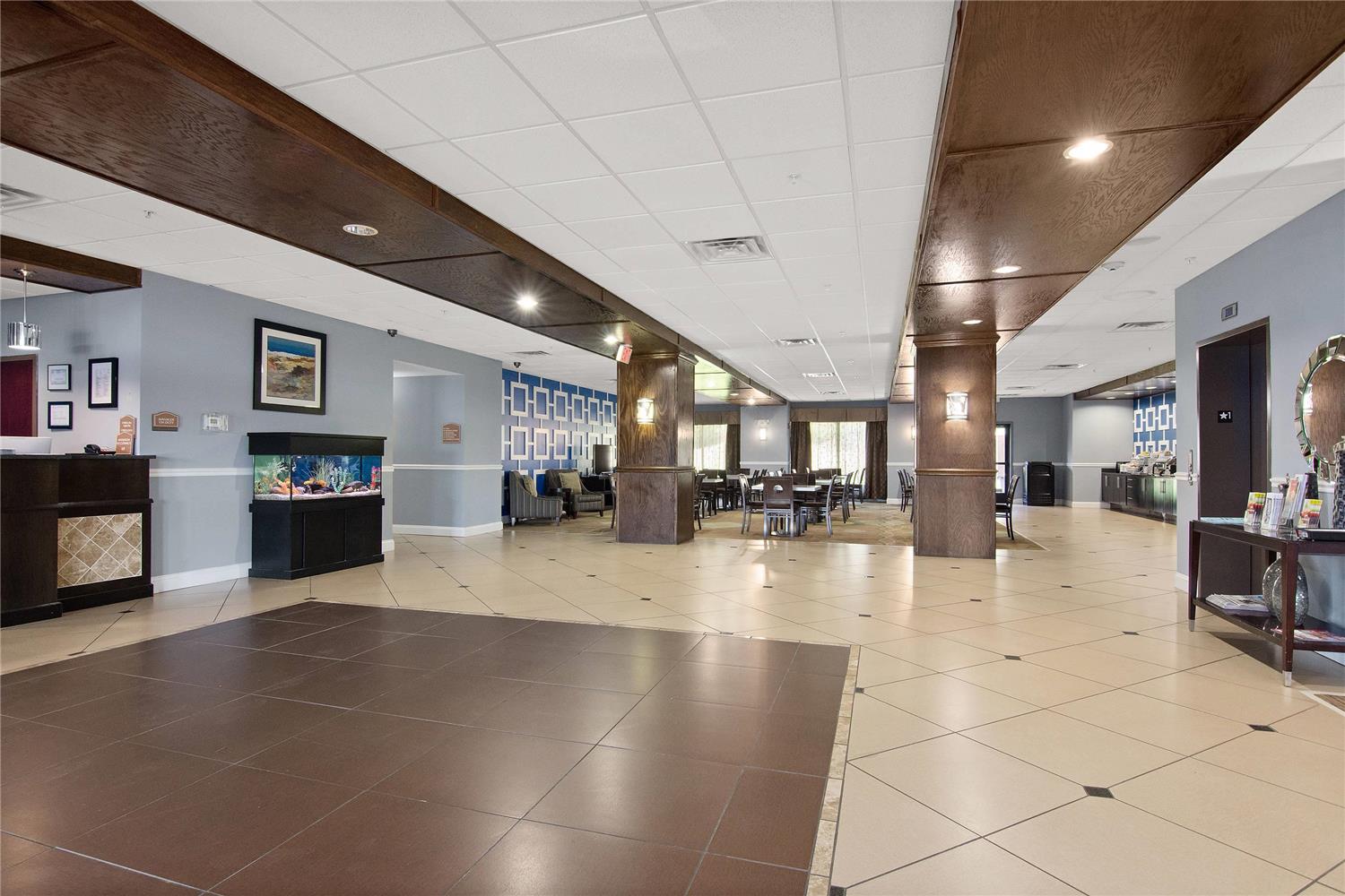 Portland Inn & Suites Portland, TN 9/35