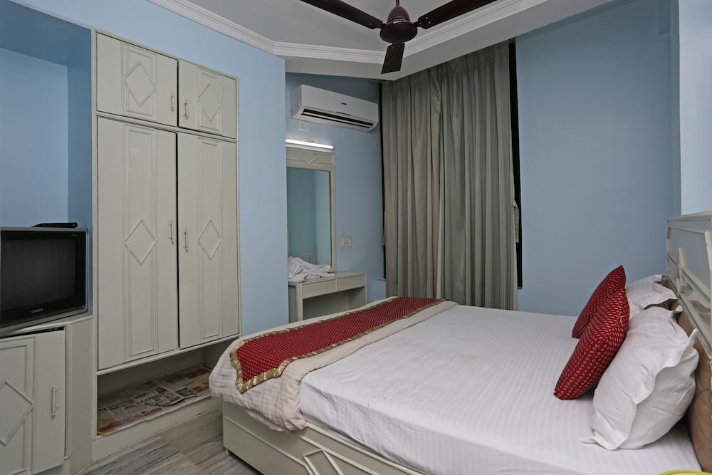Hotel Niladri 8/25