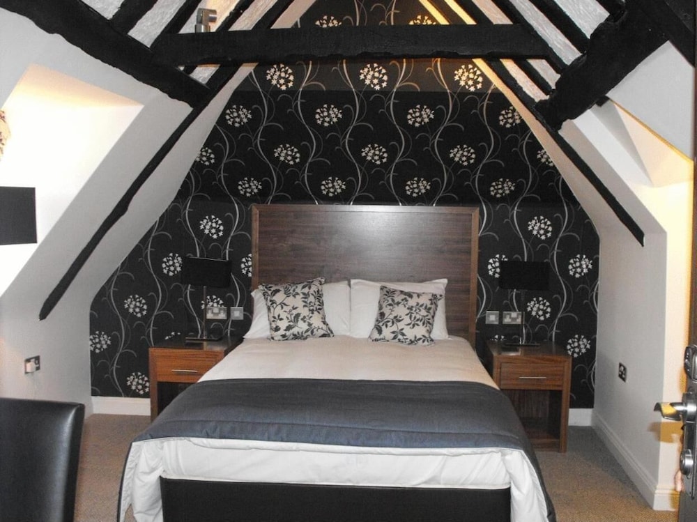 The Boleyn Hotel 32/50