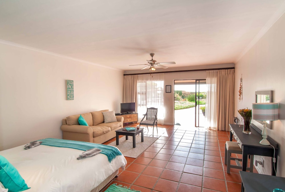 Wind-Rose Guest House 22/70