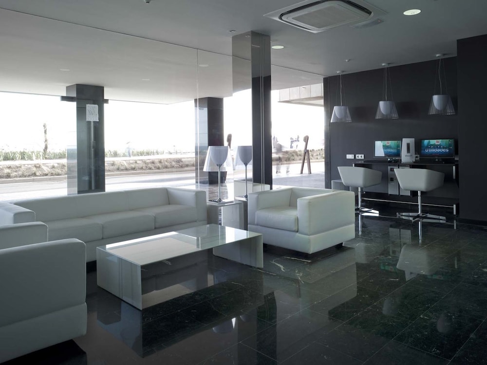 Villa del Mar Hotel 25/33