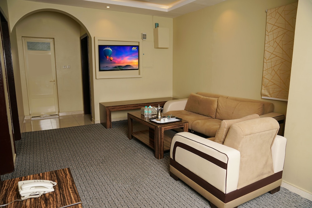 La Rive Hotels & Suites (Formerly known as Ghosn Al Banafsej) 38/59