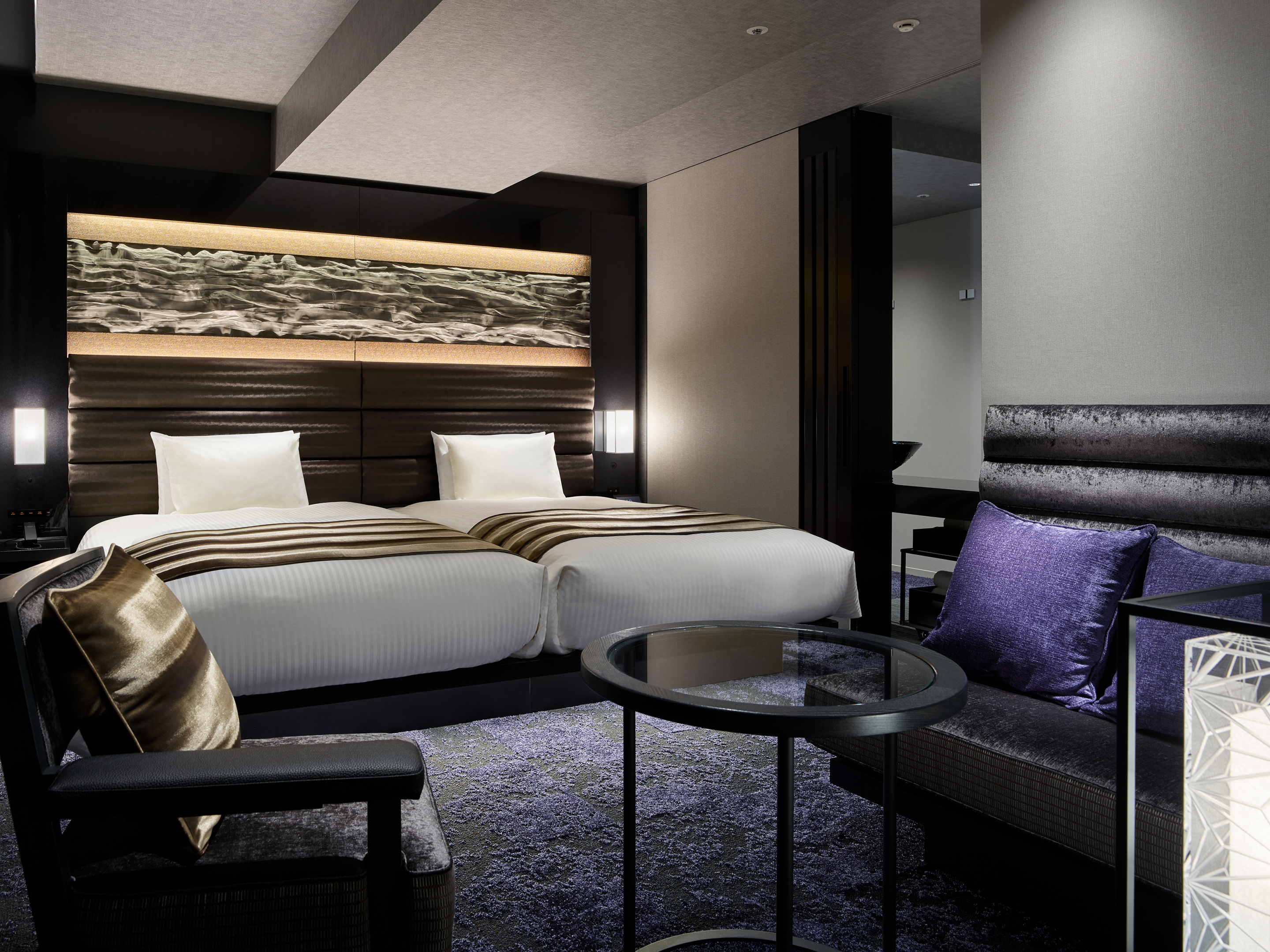SUPERIOR, 2 BEDS, CORNER