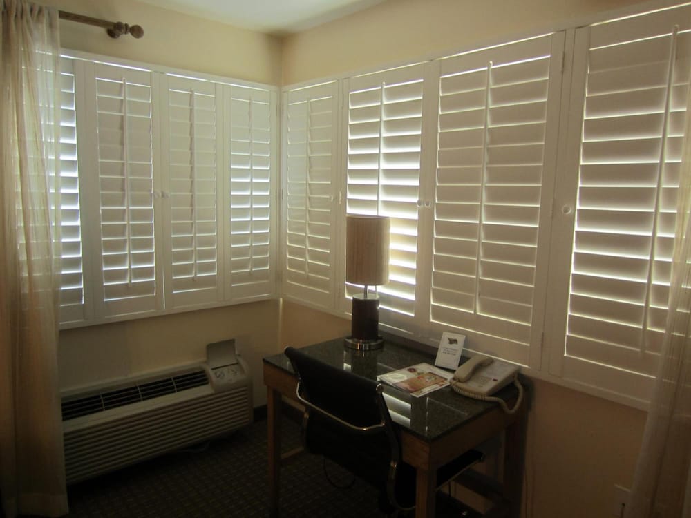 Pb Surf Beachside Inn 30/31