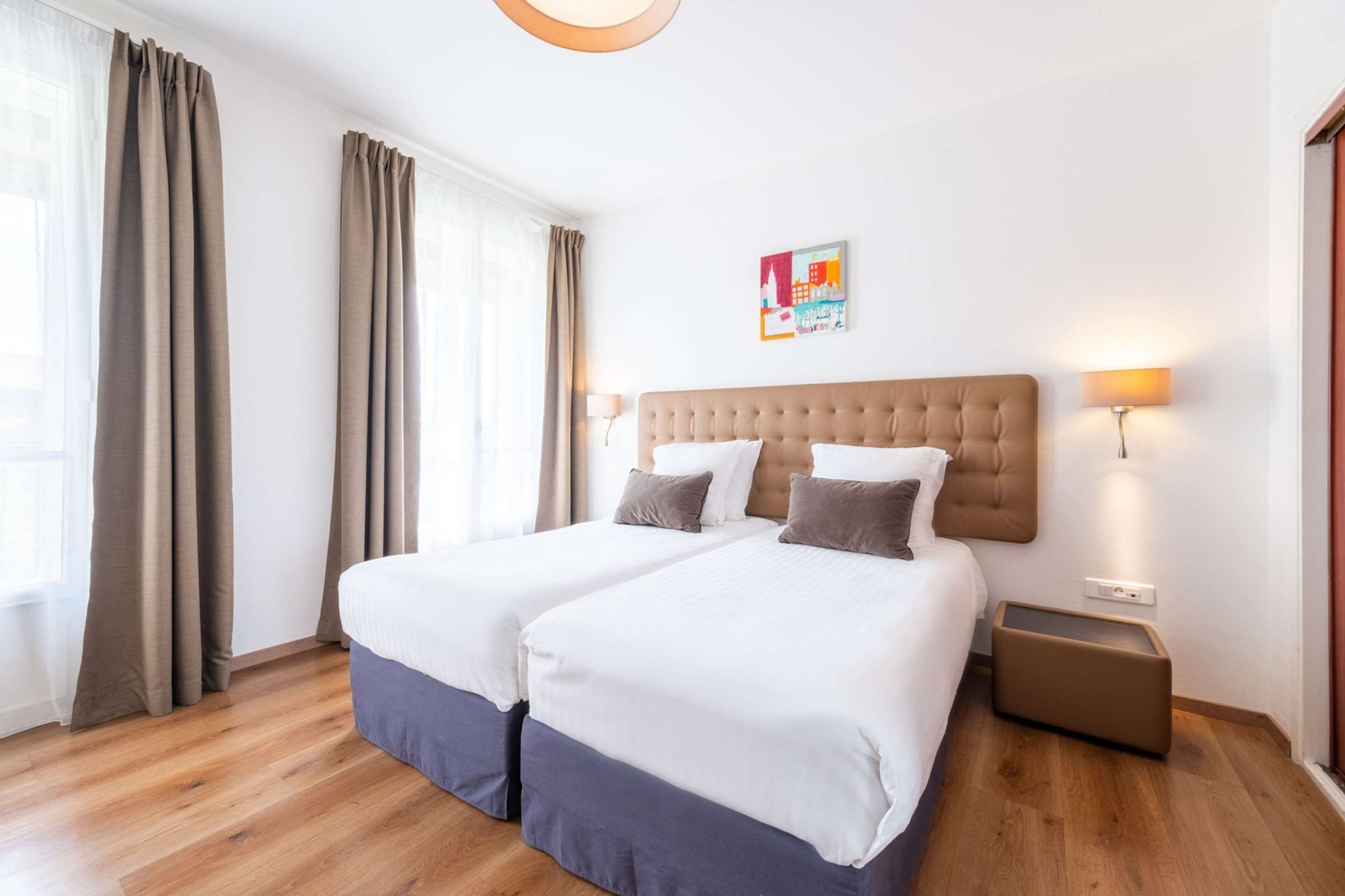 SUPERIOR, DOUBLE OR TWIN BED