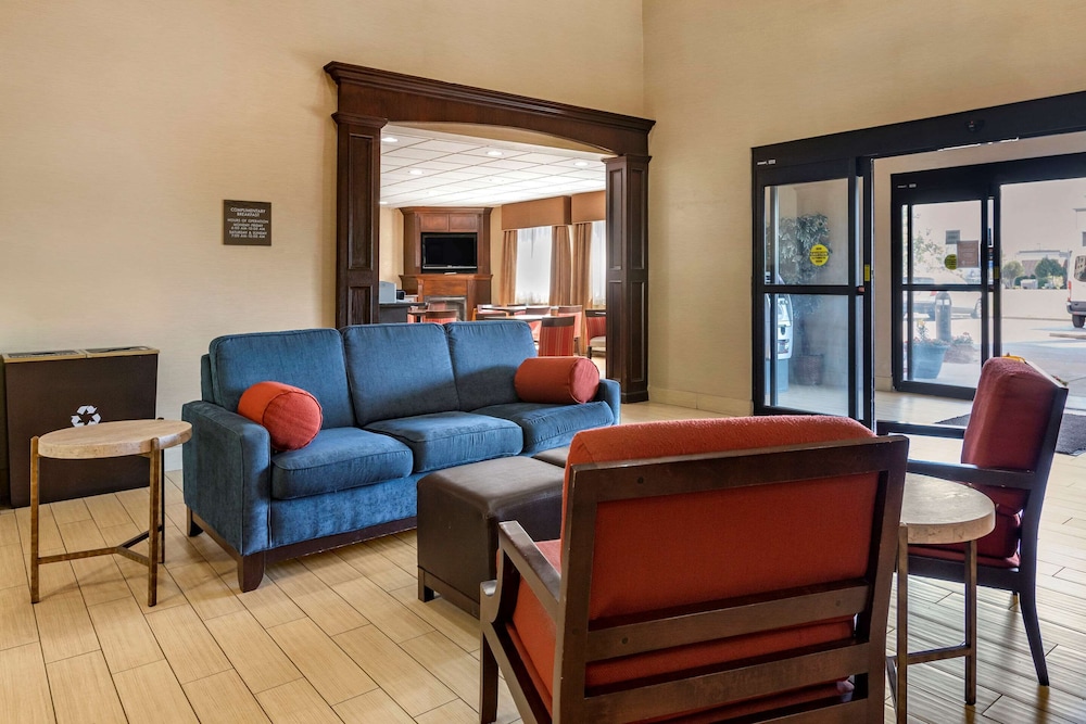 Comfort Inn Warren - Detroit North 16/28