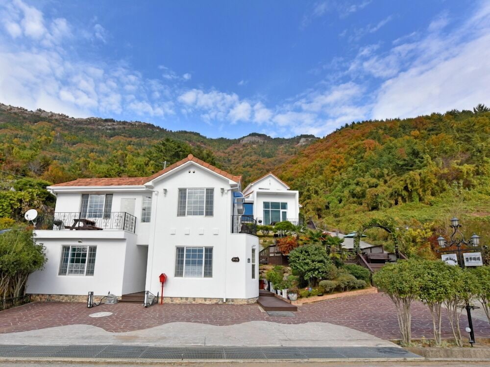 Namhae Bluemare Pension 5/50
