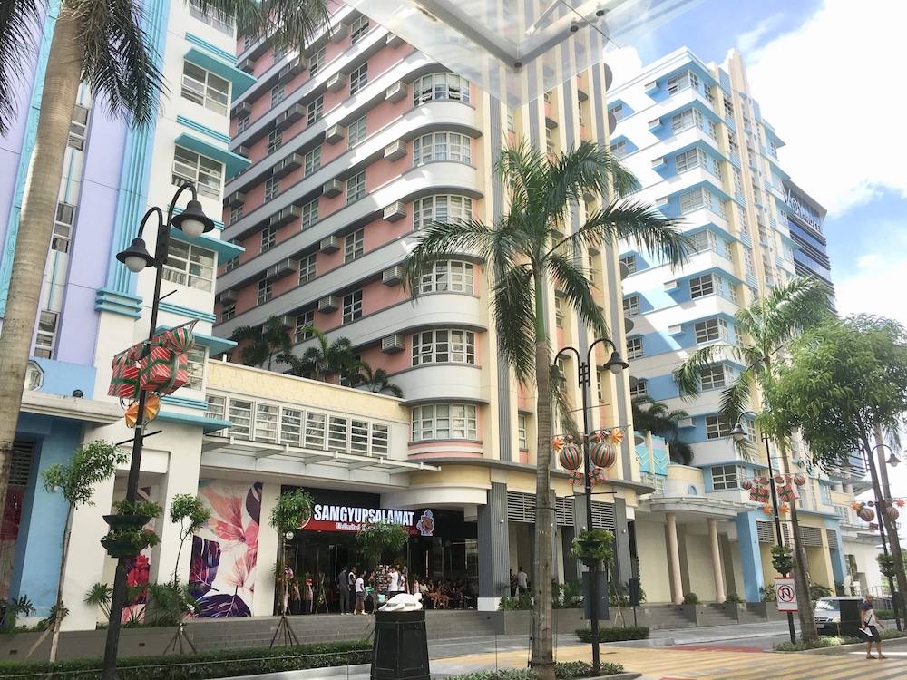 101 Newport Condo Across The Airport 4/50