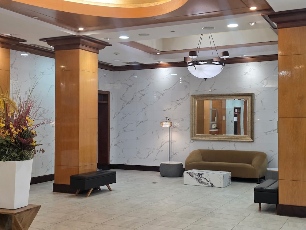 Hotel Executive Suites 10/57