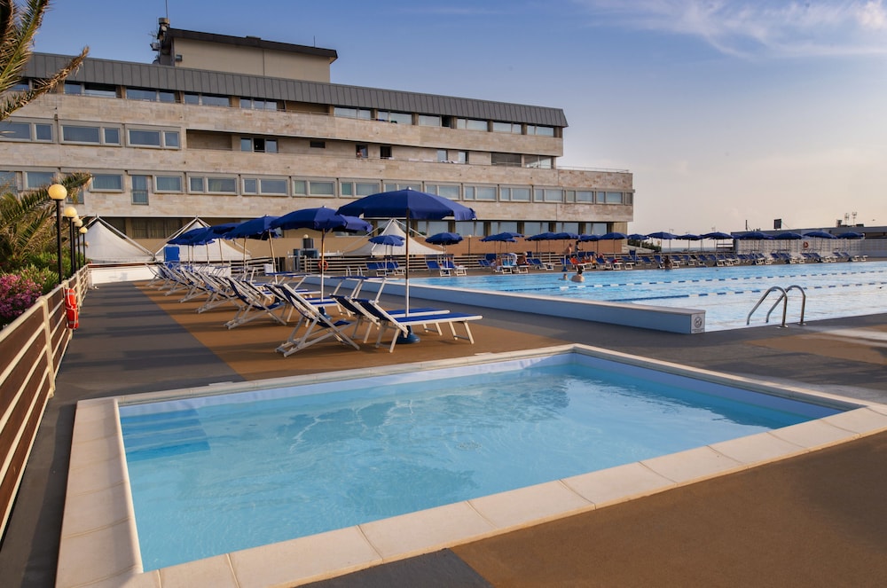 Grand Hotel Continental 9/44