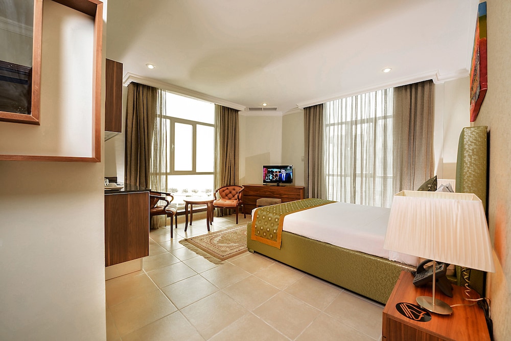 Bravo Royal Hotel Suites 19/43