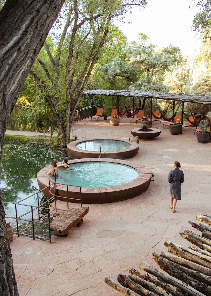 Ojo Santa Fe Spa Resort 93/100