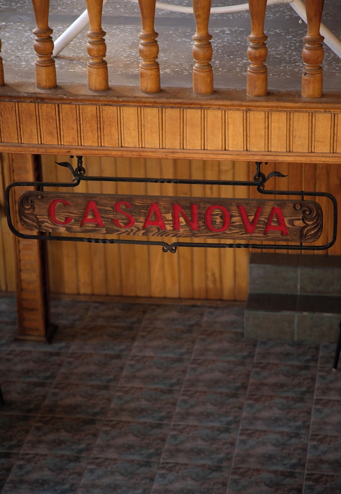 Casanova Inn 24/48