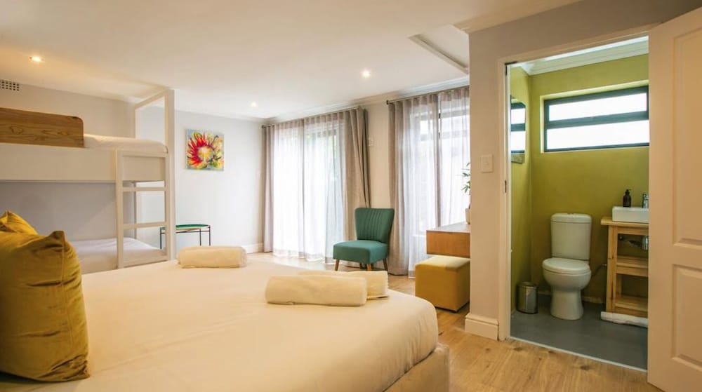 Hout & About Guest House 13/39