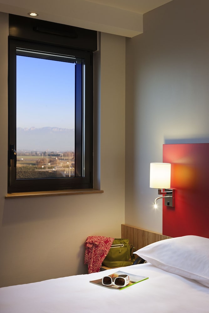 Ibis Styles Romans Valence Gare Tgv 18/71