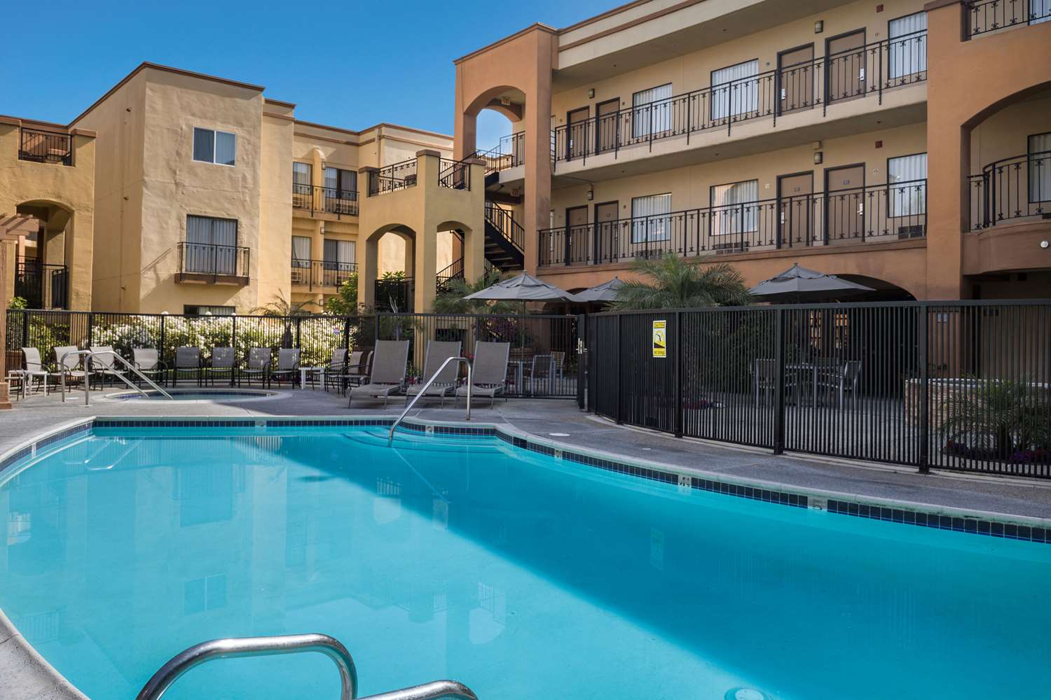 MainStay Suites Orange County John Wayne Airport 57/57