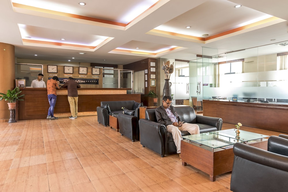 SUMMIT RESIDENCY AIRPORT HOTEL 34/48