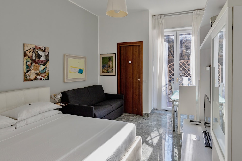 Aiello Suites Executive 17/29