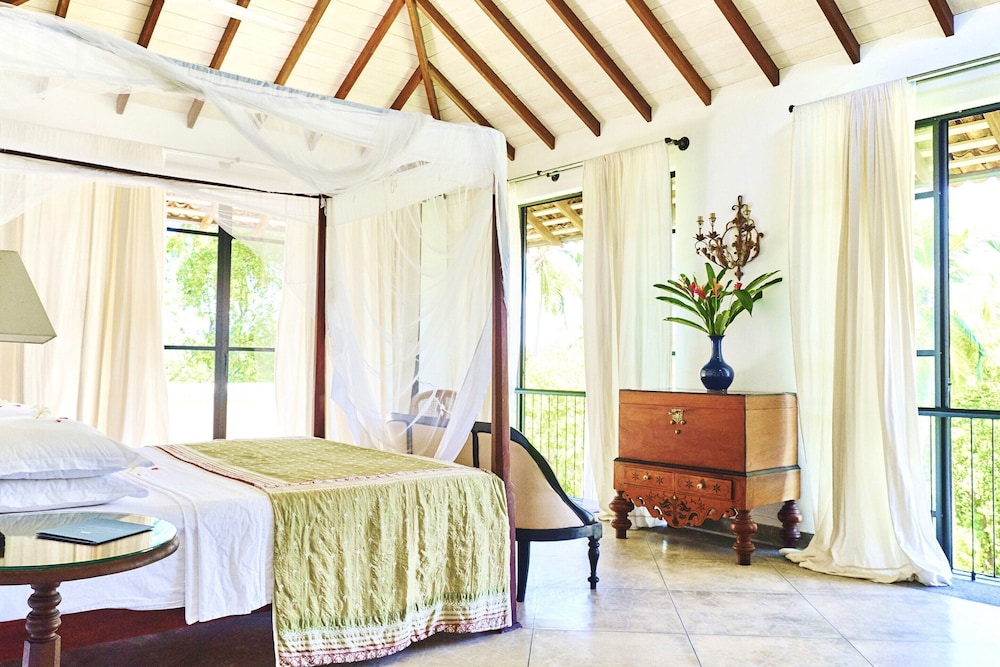 4 BEDROOMS, LUXURY, VILLA, POOL VIEW