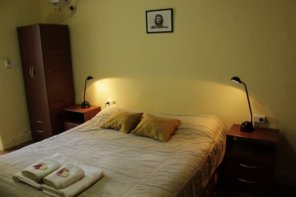 Sabatico Travelers Hostel 11/50