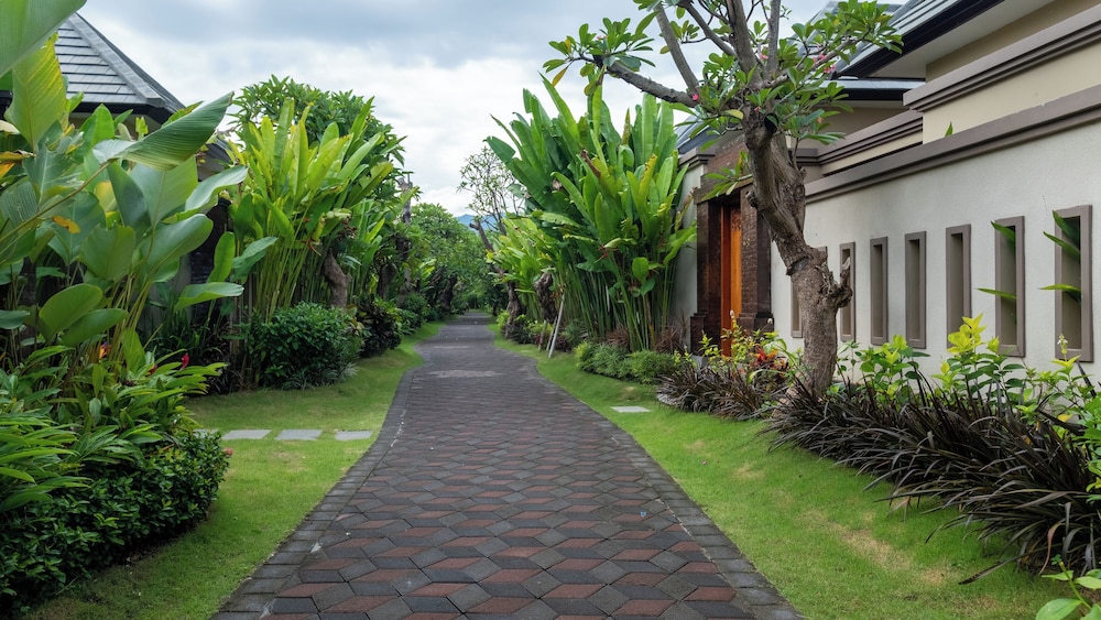 The Grand Villandra Resort 40/45
