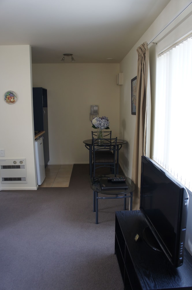 Milano Motor Lodge 32/36