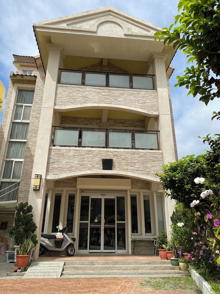 HE SEN Hostel 1/43