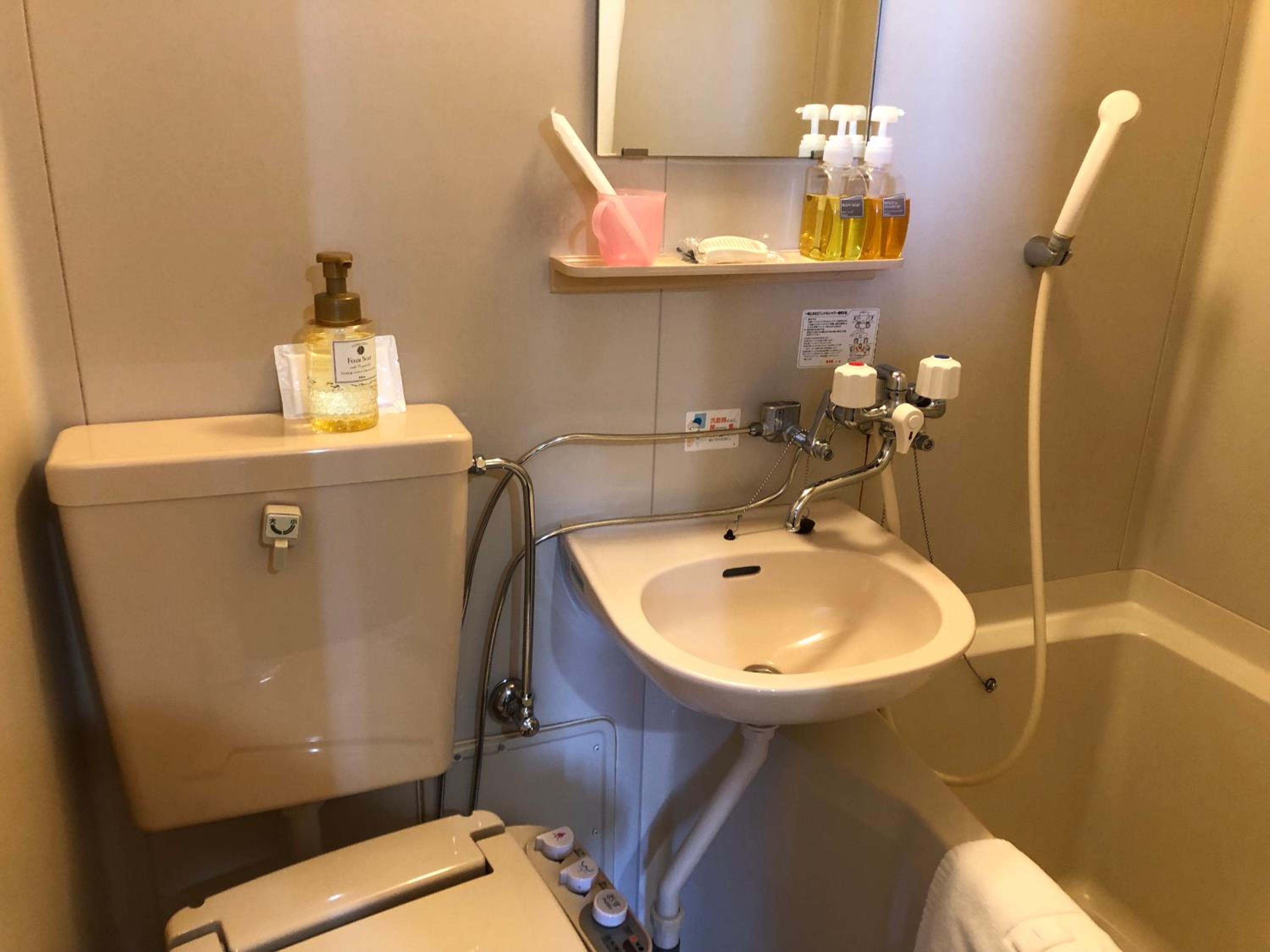 غرفة مفردة للمدخنين، Hotel New White House 4/7