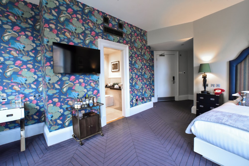 EXECUTIVE, DOUBLE BED
