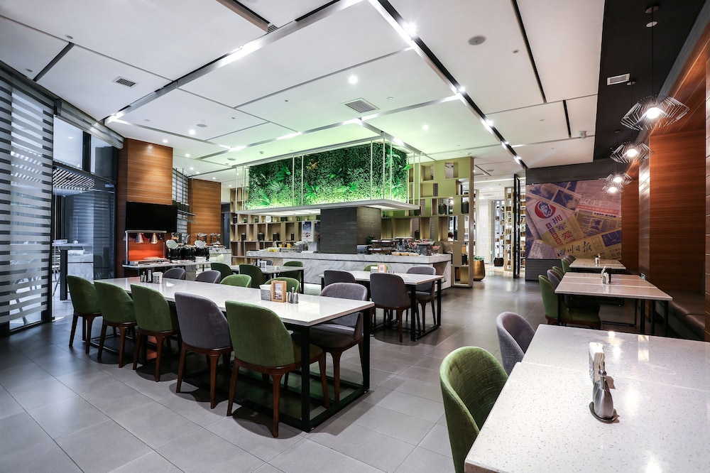 Atour S Hotel (Chengdu Chunxi) 25/40