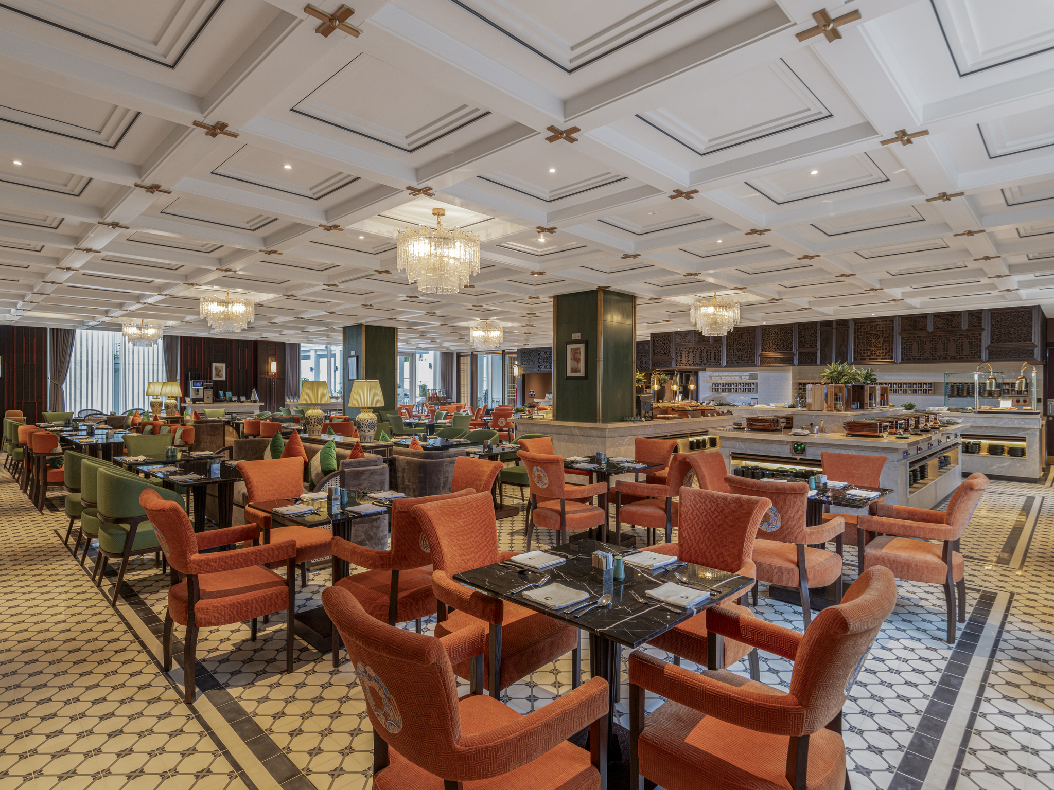 Grand Royal Riverside Hue 35/43