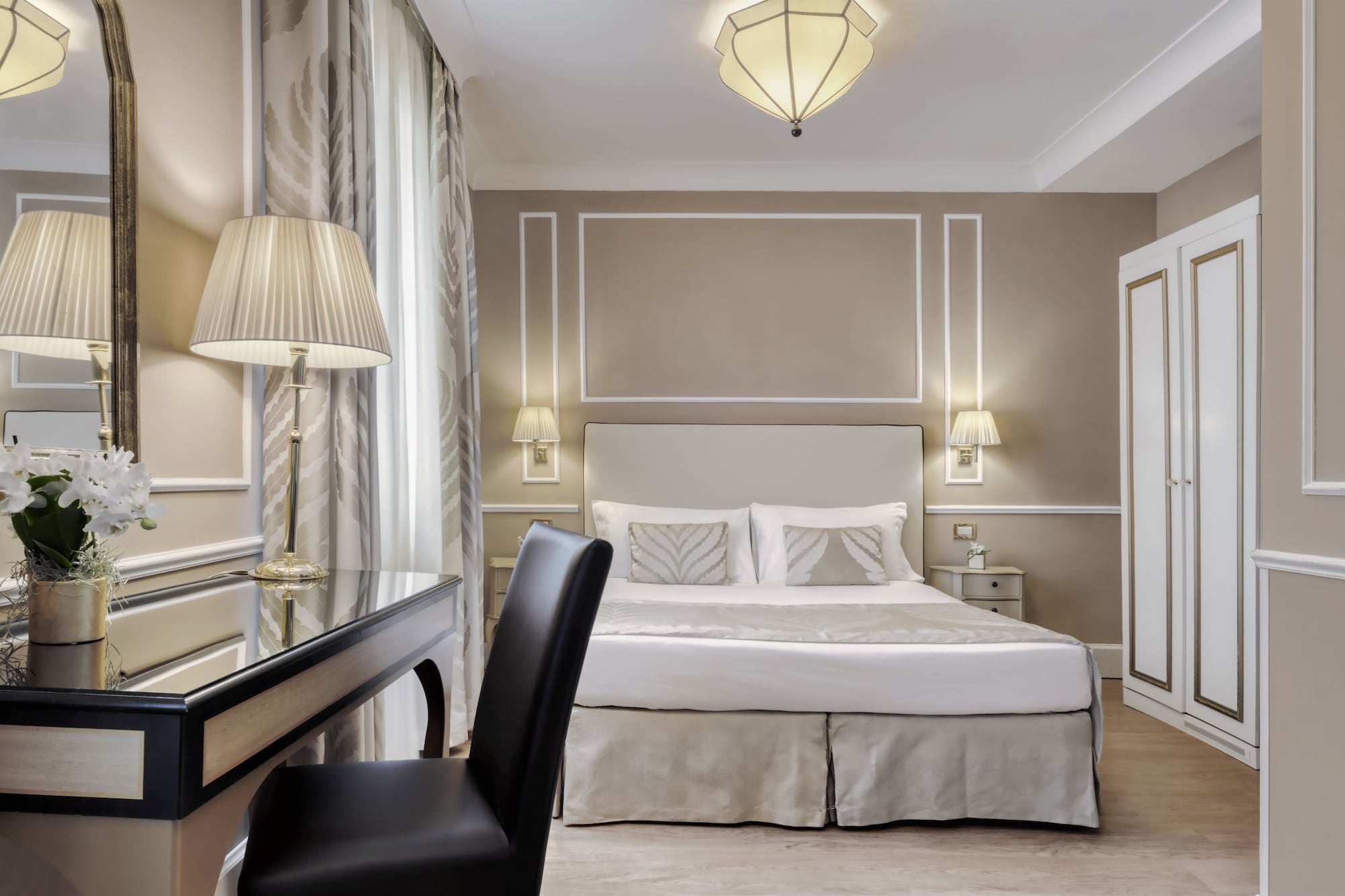 ROOM, QUADRUPLE