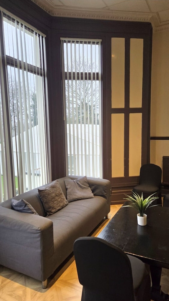 Devonshire House Hotel 22/50