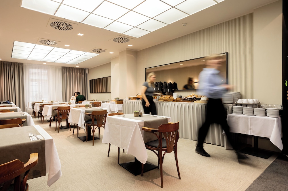 Prokop Square Hotel 35/50